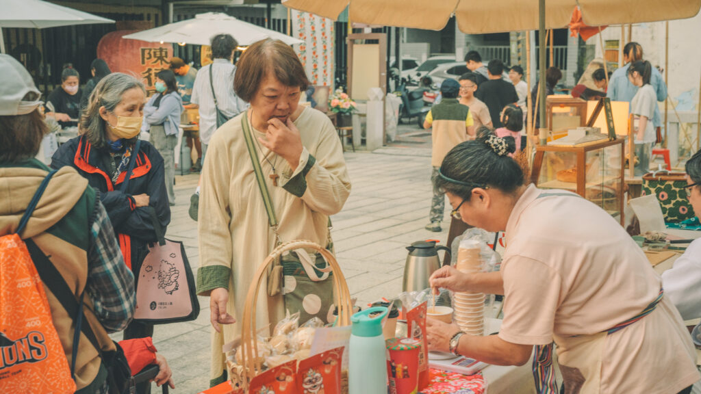 2025 第四屆大女Style聚落:百年古蹟裡的「大女野台」,用老件與歌聲唱出第三人生的精采 dsc07549